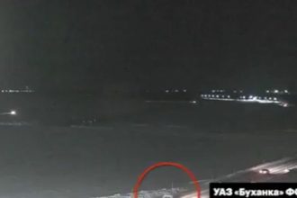 Αλεξέι Ναβάλνι: Βίντεο ντοκουμέντο τη στιγμή που φυγαδεύουν τη σορό του