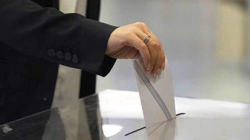 Δημοσκόπηση: Κέρδη για ΝΔ, ΠΑΣΟΚ, ΣΥΡΙΖΑ από τον γάμο ομοφύλων - "Αγκάθια" η ακρίβεια και η εγκληματικότητα