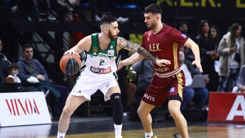 Προσωρινή διακοπή στο ΑΕΚ-Παναθηναϊκός, λόγω υβριστικών συνθημάτων προς διαιτητή της αναμέτρησης