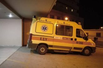 Τον μαχαίρωσαν θανάσιμα σε είσοδο πολυκατοικίας