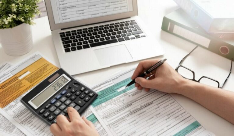 Αναδρομική «κεραμίδα» για χιλιάδες φορολογούμενους