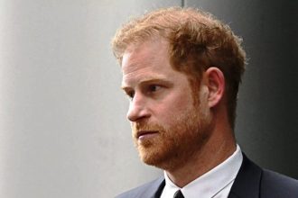 Πρίγκιπας Χάρι: «Μπήκα σ’ ένα αεροπλάνο και πήγα να δω τον πατέρα μου το συντομότερο δυνατό»