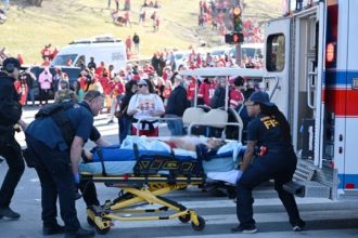 Χάος στο Κάνσας από πυροβολισμούς μετά την παρέλαση των νικητών του Super Bowl - Δύο συλλήψεις, αναφορές για θύματα