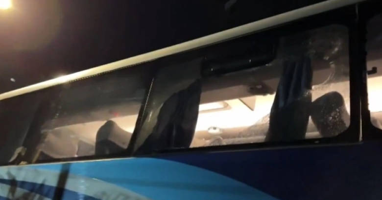 Έξι παίκτες τραυματίστηκαν από επίθεση οπαδών στο λεωφορείο τους