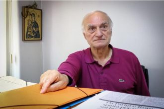 Μανώλης Μαυρομάτης: Σημάδια βελτίωσης της υγείας του – Σε σταθερά κρίσιμη κατάσταση η σύζυγός του