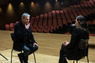 «MEGA Stories»: Η Δώρα Αναγνωστοπούλου υποδέχεται τον Γιώργο Νταλάρα