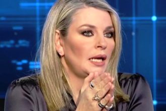 Ελισάβετ Μουτάφη: “Ποτέ δεν ένιωσα ότι πρέπει να κάνω την καλή νεράιδα στα παιδιά του Μάνου”