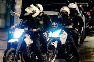 Πυροβολισμοί κατά αστυνομικών στη λεωφόρο Παιανίας-Μαρκοπούλου - Απάντησαν στα πυρά