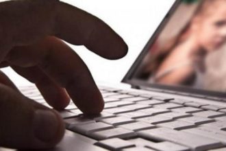 Θύμα εκδικητικής πορνογραφίας έπεσε ανήλικη από 22χρονο – Έστειλε φωτογραφίες στο θείο της και σε φίλους της