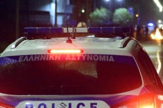 Βρήκαν χειροβομβίδα και ξιφολόγχη σε έλεγχο - Δύο συλλήψεις