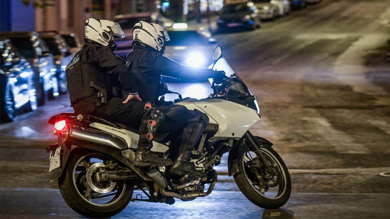 Ομάδα 30 ατόμων κυνήγησε με μαχαίρι τρεις ανηλίκους