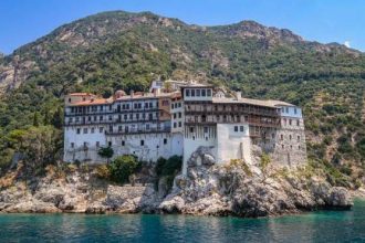 Παρέμβαση του Αγίου Όρους για τα ομόφυλα ζευγάρια: Είναι μεγάλο έγκλημα, διαλύεται ολόκληρη η ανθρώπινη ύπαρξη