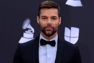 Ρίκι Μάρτιν: Η περίοδος που αποκάλυψε ότι είναι γκέι, οι κατηγορίες για αιμομιξία και το φετίχ που έχει με τα πόδια