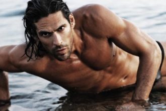 Γιάννης Σπαλιάρας: Κάπου θα είναι η σύντροφός μου, είναι νωρίς ακόμα για να φάμε κουφέτα