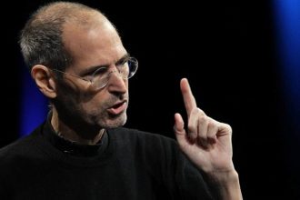 Στιβ Τζομπς: Αφεντικό προς μίμηση, ιδιοφυΐα προς «αποφυγή», ένας τρελός που άλλαξε τον κόσμο!