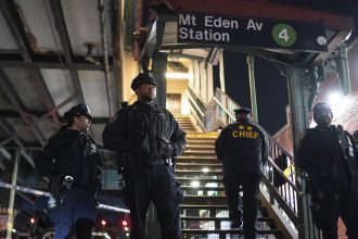 Ένας νεκρός και πέντε τραυματίες από πυροβολισμούς στο μετρό της Νέας Υόρκης