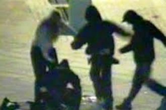 Ξυλοδαρμός 16χρονου από συνομηλίκους του έξω από σχολείο