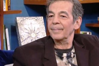 Κώστας Χαριτοδιπλωμένος: “Μια δεκαετία κράτησε η αποχή μου από το τραγούδι”