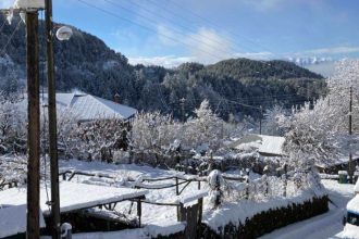 Περιπέτεια στο χιόνι για 5 εκδρομείς στο Ζαγόρι – Επέμβαση της πυροσβεστικής για τον απεγκλωβισμό τους