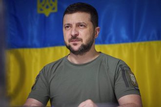 «Θα νικήσουμε» λέει ο Βολοντίμιρ Ζελένσκι στη 2η επέτειο της ρωσικής εισβολής