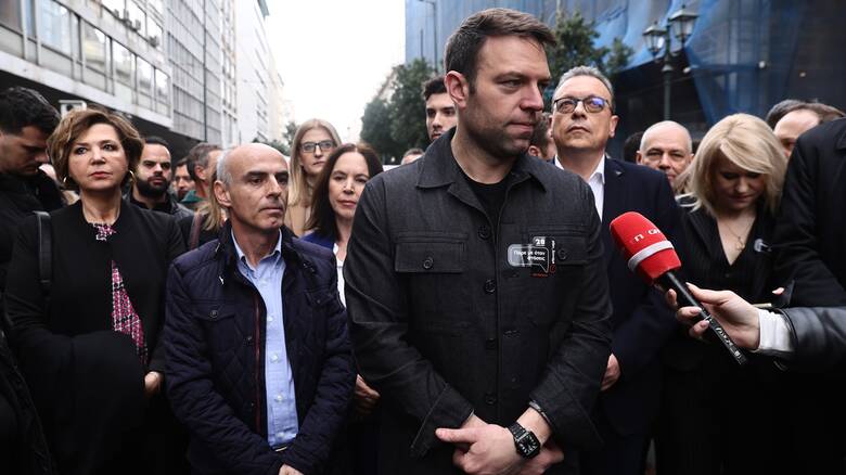Κασσελάκης για Τέμπη: Όσο και να μπαζώνει τις έρευνες η κυβέρνηση Μητσοτάκη στο τέλος θα αποδοθεί δικαιοσύνη