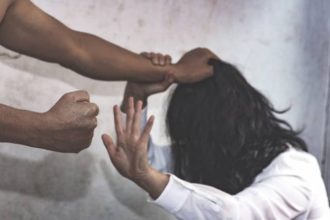 Νέο περιστικό κακοποίησης: 25χρονος επιτέθηκε και τραυμάτισε σοβαρά την σύντροφό του