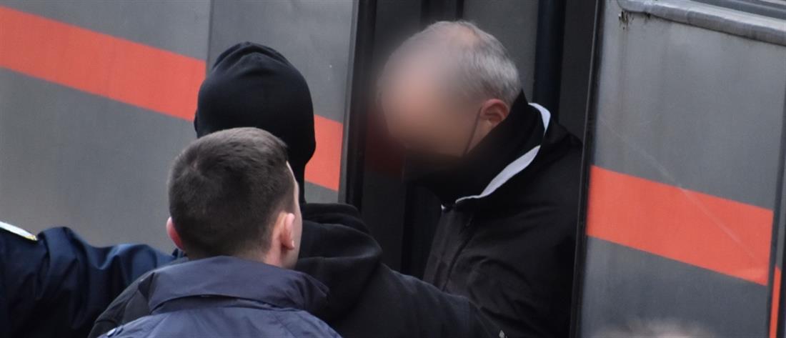 Κολωνός: Ξεσπά η γιαγιά της 12χρονης μετά την εισαγγελική πρόταση – «Είναι δυνατόν να βγάζει το τέρας έξω και να δικάζει την μάνα;»