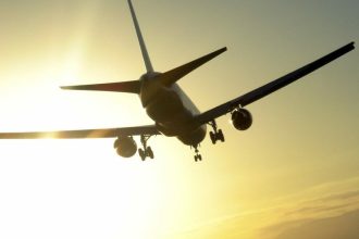 Ινδονησία: Μόλις είχε αποκτήσει δίδυμα ο πιλότος που αποκοιμήθηκε εν ώρα πτήσης