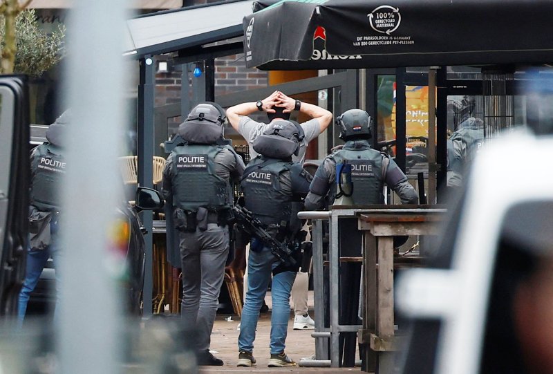 Περιστατικό ομηρίας σε καφετέρια στην Ολλανδική πόλη Έντε - Αίσιο τέλος στο θρίλερ, συνελήφθη ο ύποπτος (ΝΕΟΤΕΡΑ - ΒΙΝΤΕΟ)