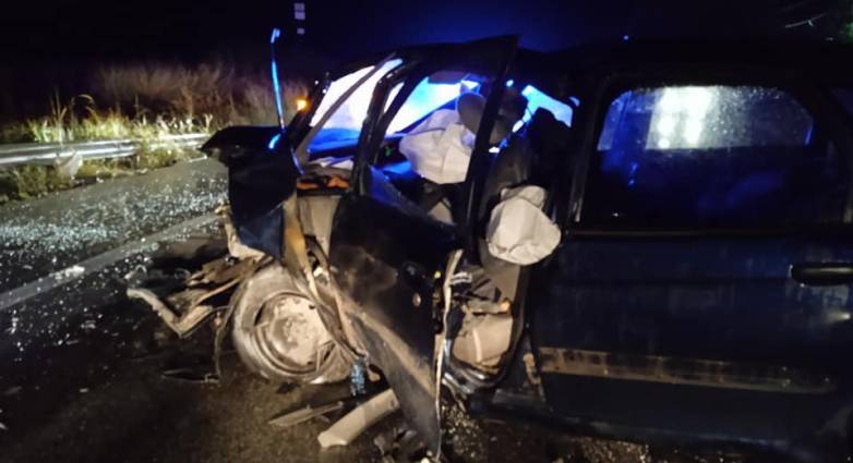 Σε κρίσιμη κατάσταση 22χρονος οδηγός μετά από σφοδρή πρόσκρουση