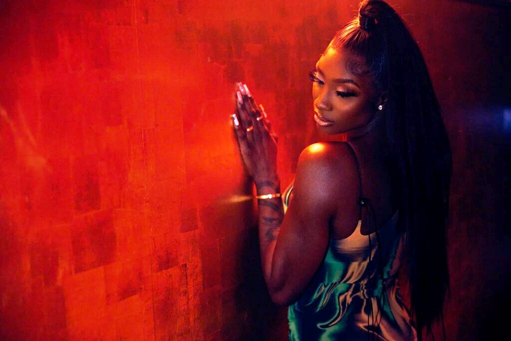 Γαλλία: Εισαγγελική έρευνα για τις ρατσιστικές δημοσιεύσεις σε βάρος της Άγια Νακαμουρά