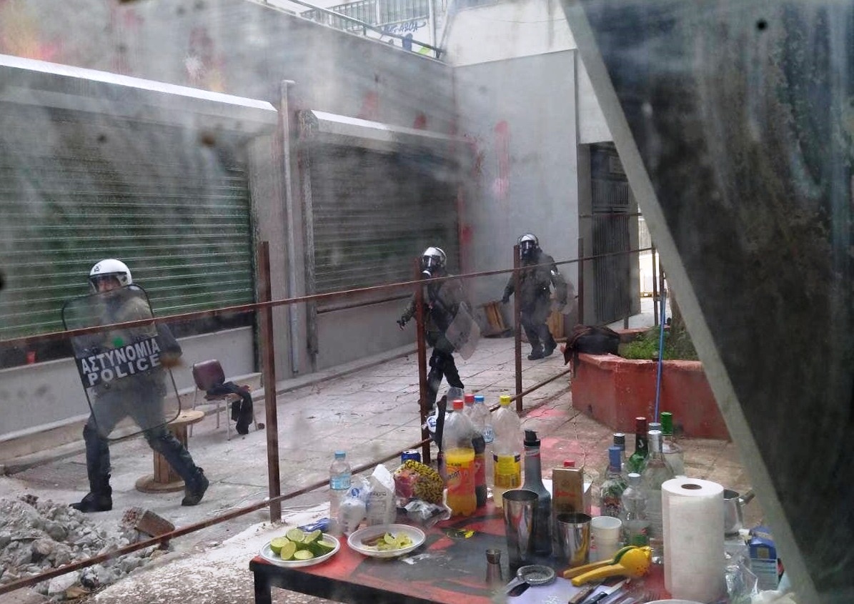 Μεγάλη αστυνομική επιχείρηση και στο Αριστοτέλειο - Δεκάδες προσαγωγές (ΒΙΝΤΕΟ)