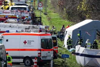 Γερμανία: Τουλάχιστον 5 νεκροί σε δυστύχημα με λεωφορείο