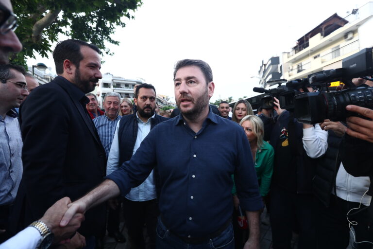 Ο Νίκος Ανδρουλάκης καλεί τα κόμματα του δημοκρατικού τόξου να καταθέσουν πρόταση δυσπιστίας