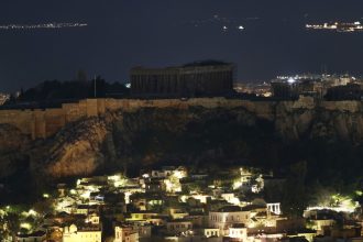 «Εξαφανίστηκε» η Ακρόπολη! Βυθίστηκε στο σκοτάδι για την "Ώρα της Γης" - Εικόνες που εντυπωσιάζουν