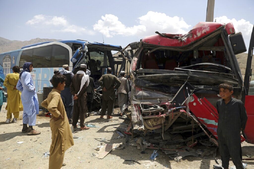 Πολύνεκρο τροχαίο δυστύχημα στο Αφγανιστάν - Σύγκρουση βυτιοφόρου με λεωφορείο και μοτοσικλέτα