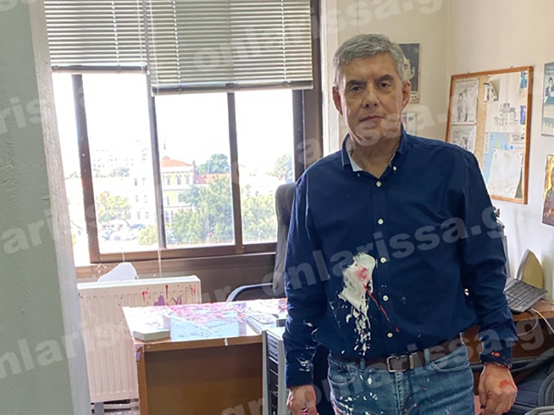 Άγνωστοι έριξαν μπογιές στον Κώστα Αγοραστό