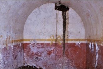 Mακεδονικός τάφος ενός πλούσιου υπασπιστή και της γυναίκας του βρέθηκε στις Αιγές