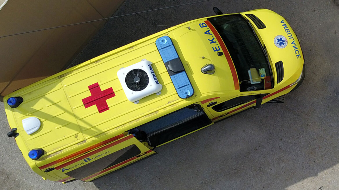 19χρονος έπεσε από τον τρίτο όροφο πολυκατοικίας - Νοσηλεύεται σε σοβαρή κατάσταση