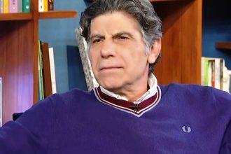 Γιάννης Μπέζος: “Θα έπρεπε να έχω βγει στη σύνταξη, δεν το αισθάνομαι όμως, νομίζω ότι ξεκίνησα χθες”