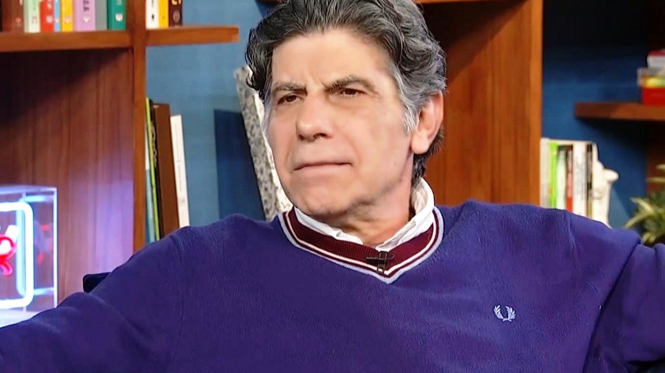 Γιάννης Μπέζος: “Θα έπρεπε να έχω βγει στη σύνταξη, δεν το αισθάνομαι όμως, νομίζω ότι ξεκίνησα χθες”