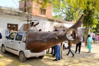 Ινδοί μετέτρεψαν αμάξι σε ελικόπτερο για να το νοικιάζουν σε γάμους