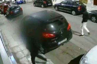 Η εξομολόγηση για τη νύχτα της φρίκης στα Εξάρχεια - Άνδρες από τη Σομαλία εισέβαλαν στο διαμέρισμα 36χρονης