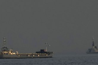 Κύπρος: Απέπλευσε το δεύτερο φορτίο ανθρωπιστικής βοήθειας για τη Γάζα