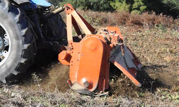 Φρικτό ατύχημα: Πιάστηκε το πόδι αγρότη σε φρέζα - Μεταφέρθηκε στο νοσοκομείο με σοβαρά τραύματα