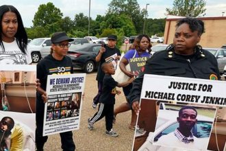 ΗΠΑ: Πρώην αστυνομικοί καταδικάστηκαν σε κάθειρξη για τον βασανισμό δυο Αφροαμερικανών