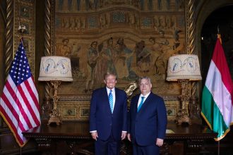 Ο Όρμπαν συνάντησε τον Τραμπ και του εξέφρασε ξανά τον θαυμασμό του: Είσαι ο πρόεδρος της ειρήνης