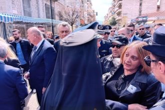 Καρδίτσα: Παρόντες στην παρέλαση και οι γονείς του Βάιου Βλάχου - Να αποδοθεί δικαιοσύνη