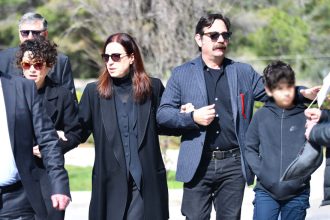 Ηλίας Λογοθέτης: Το τελευταίο αντίο στον ηθοποιό - Δείτε φωτογραφίες