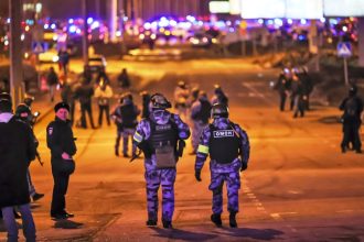 Ποιος έκανε το μακελειό στη Μόσχα; Η Ουκρανία λένε οι Ρώσοι, ο Πούτιν λέει το Κίεβο - Εμείς, επιμένει το ISIS